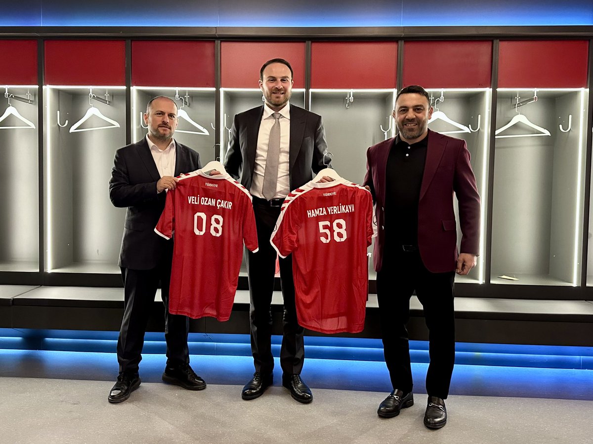 Türkiye Hentbol Federasyonu Başkanı Mesut Çebi, Gençlik ve Spor Bakan Yardımcısı Hamza Yerlikaya, Spor Hizmetleri Genel Müdürü Prof. Dr. Veli Ozan Çakır, Genel Müdür Yardımcıları, Daire Başkanları ve Federasyon Başkanları ile birlikte, Türkiye Hentbol Federasyonu’nun düzenlediği