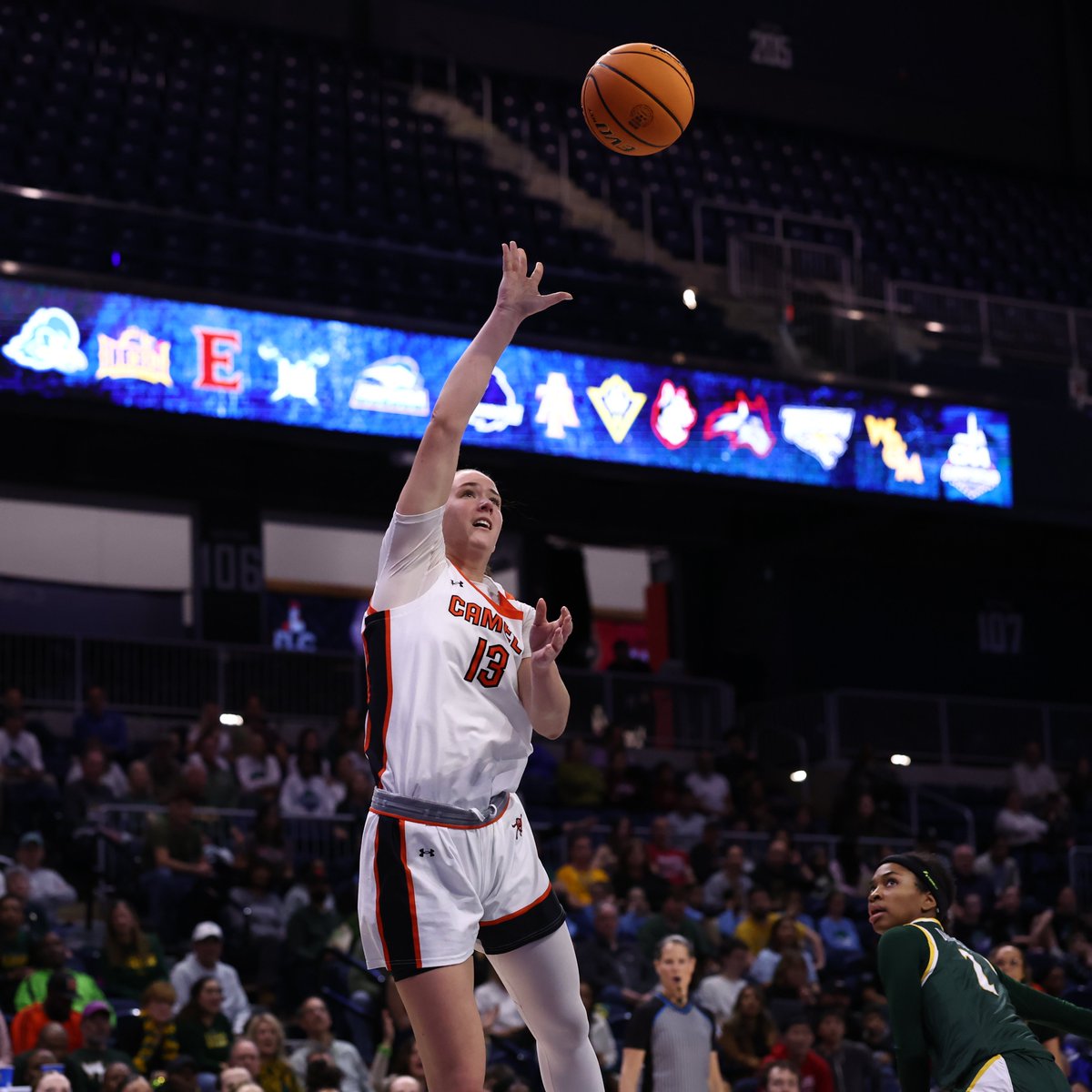 The first round of the WNIT starts tomorrow as we head down to Coastal Carolina!

📰: tinyurl.com/22fza2ev

#SweatAndServe | #RollHumps