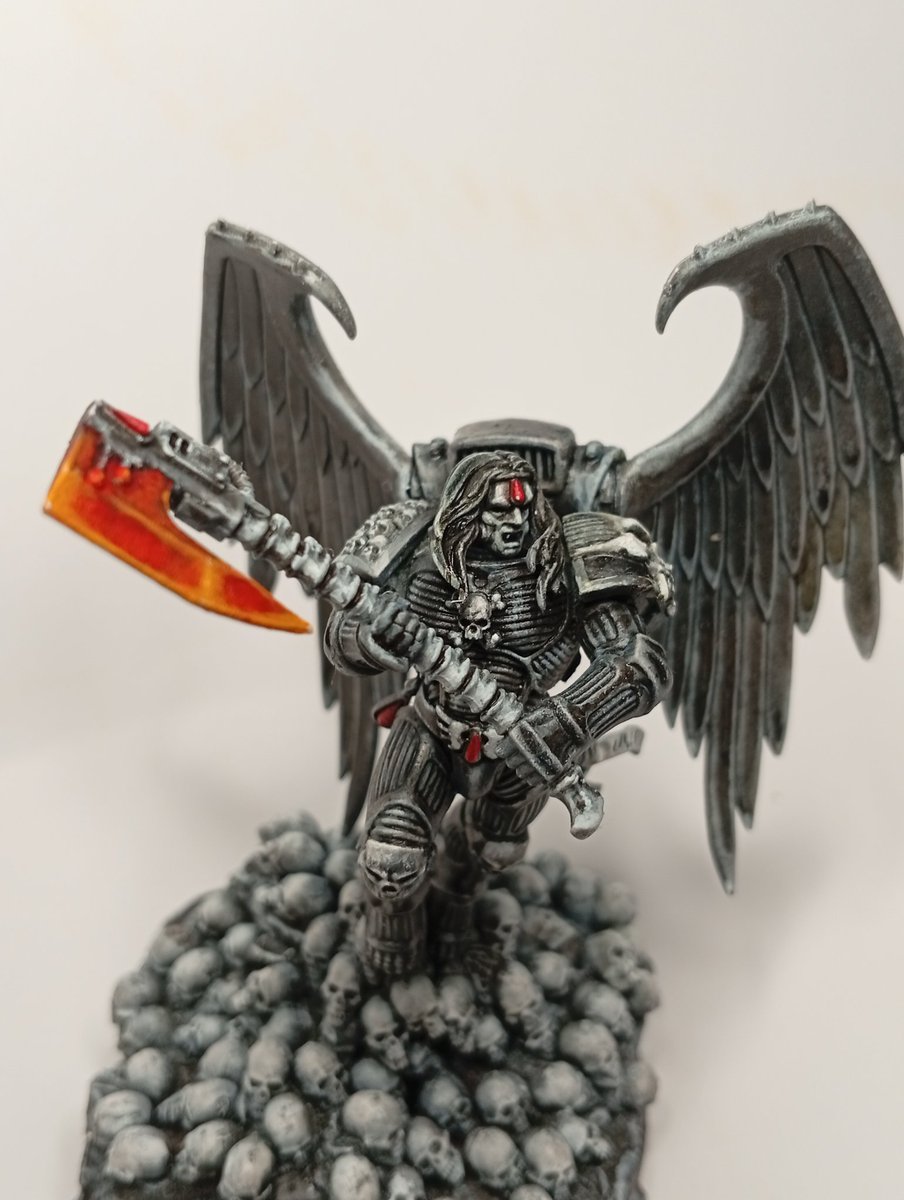 GrosicsJ's tweet photo. @warhammer Almost finished with my Astorath. https://t.co/5GdcGeAif7