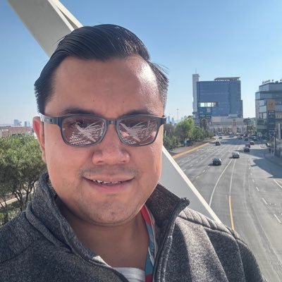 MrMemoMx's tweet photo. El Simp del Mes..

Pedrito El Vato Qué Le Regalo Una Scooter a Brigitte Grey.. https://t.co/nWELtWGzPo