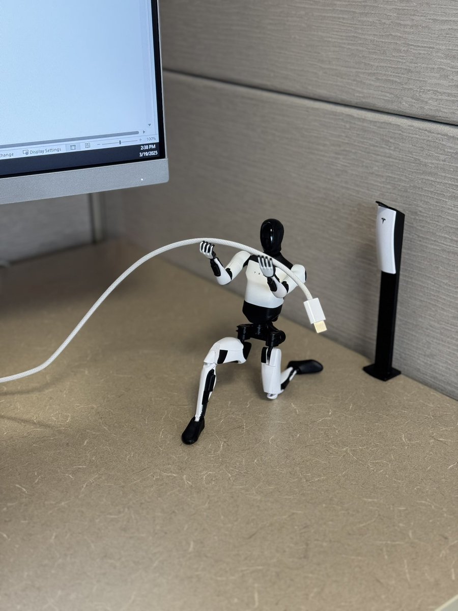 Finally got my Optimus! 😍🤖🦾 <a href="/Tesla/">Tesla</a> <a href="/Tesla_Optimus/">Tesla Optimus</a>