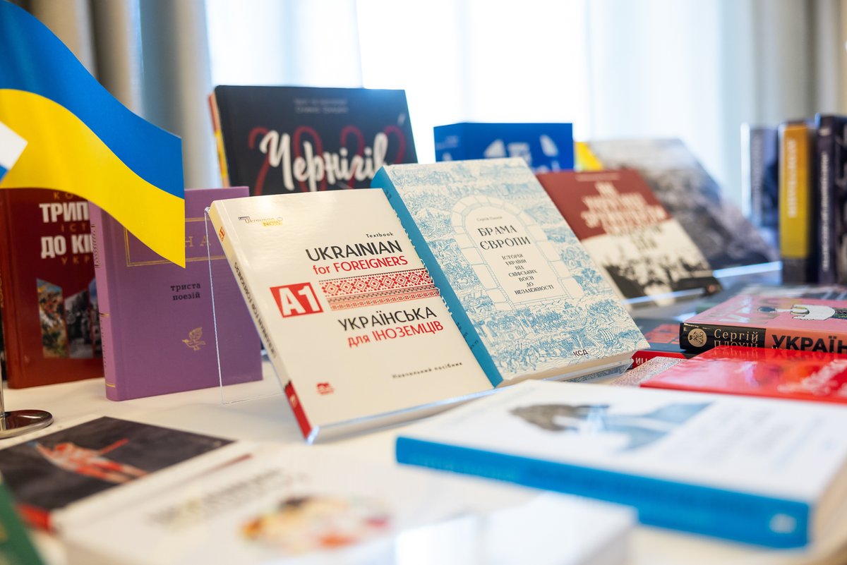 Olena Zelenska / Олена Зеленська (@zelenskaua) on Twitter photo I had an opportunity to replenish the Ukrainian bookshelves at the universities of Tampere and <a href="/helsinkiuni/">University of Helsinki</a> with works by Serhii Plokhiy and Orest Subtelnyi, studies on Mazepa and Shevchenko, Ukrainian language textbooks. Also gave them a collection of fiction, including works by I had an opportunity to replenish the Ukrainian bookshelves at the universities of Tampere and <a href="/helsinkiuni/">University of Helsinki</a> with works by Serhii Plokhiy and Orest Subtelnyi, studies on Mazepa and Shevchenko, Ukrainian language textbooks. Also gave them a collection of fiction, including works by