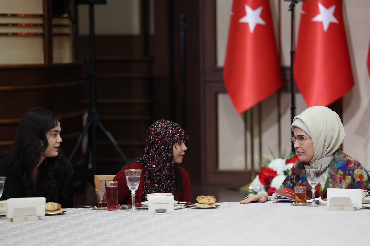 Emine Erdoğan tweet media