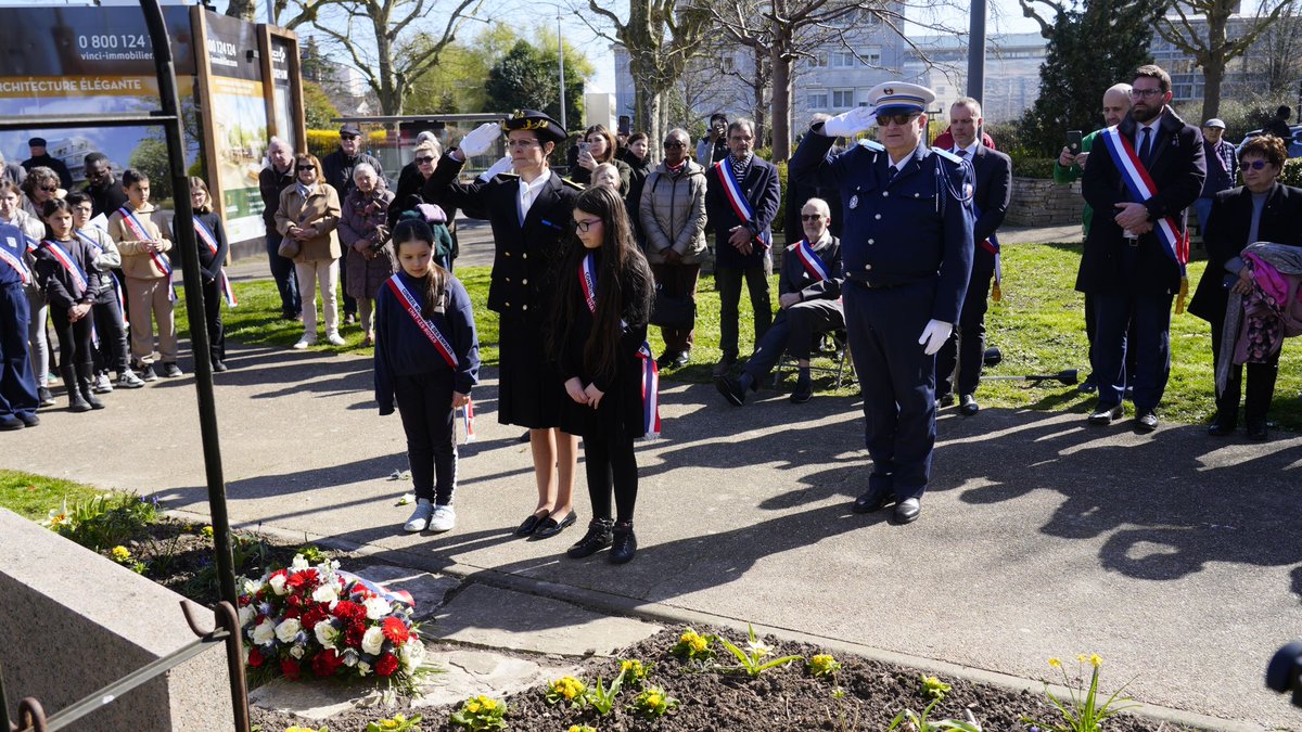 Prefet94's tweet image. #19mars - Journée nationale du souvenir et du recueillement à la mémoire des victimes civiles et militaires de la guerre d’Algérie et des combats en Tunisie et au Maroc

Dans le #ValdeMarne, trois cérémonies se sont tenues pour rendre hommage à toutes ces victimes, en présence
