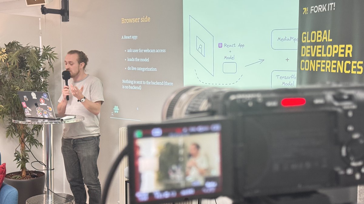 Fork it! Community | Tech Conferences and more (@forkitcommunity) on Twitter photo We have <a href="/gabrielpichot/">Gabriel Pichot</a> starting tonight's meetup with a talk about gesture recognition in the browser! We have <a href="/gabrielpichot/">Gabriel Pichot</a> starting tonight's meetup with a talk about gesture recognition in the browser!
