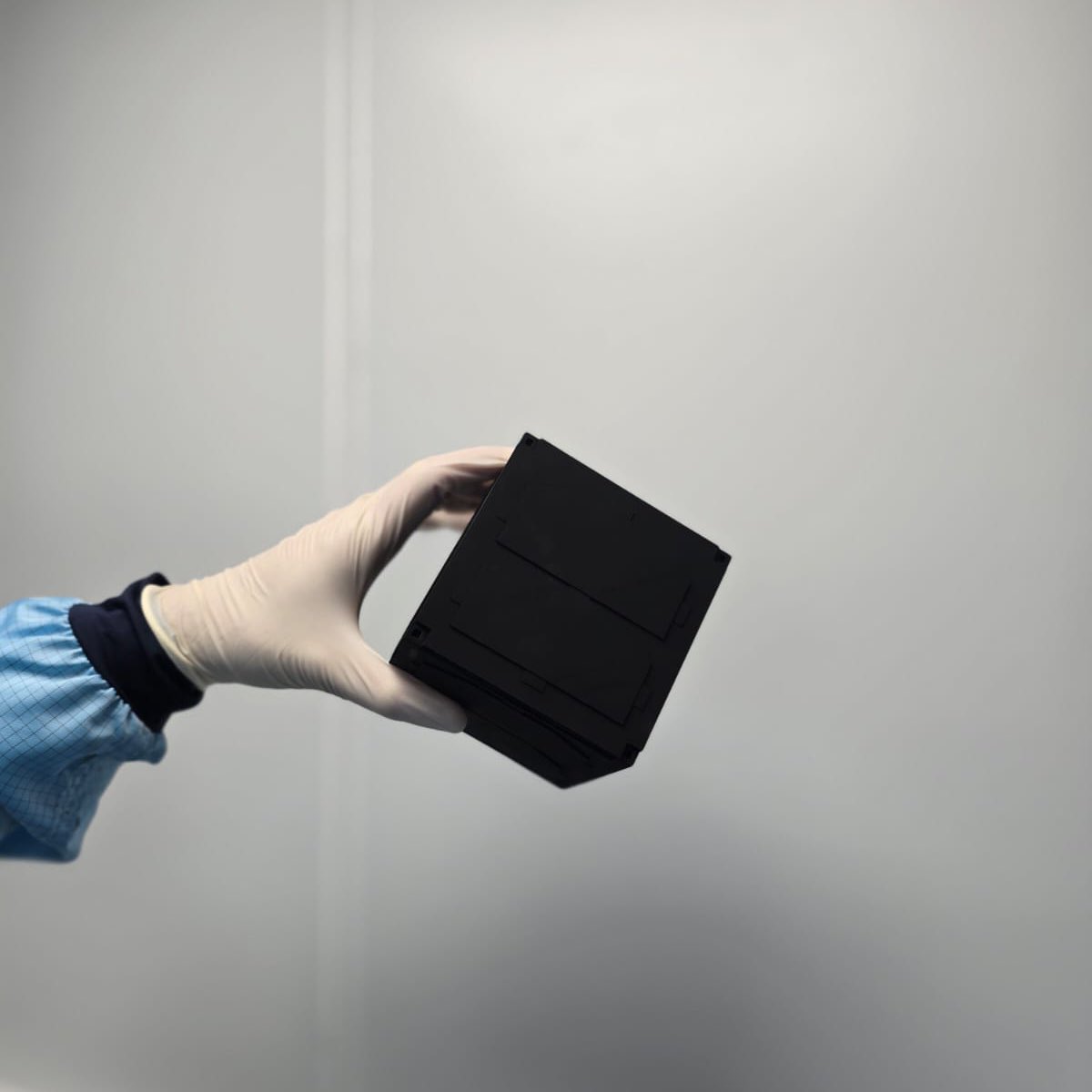 Great article in <a href="/Nature/">nature</a> illustrating the challenges posed by #satellite constellations with respect to ground-based astronomy and #spacesustainability: nature.com/articles/d4158…

At Surrey Nanosystems, we’re working to address this impact using new #Vantablack coating technologies