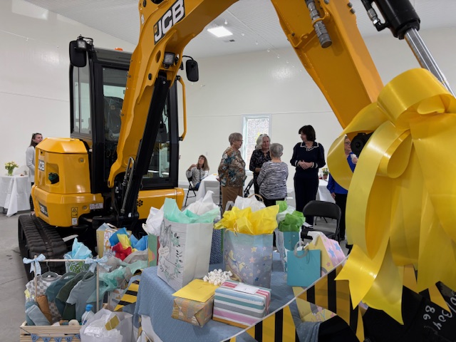 JCBna's tweet photo. Starting them young at Palmer Equipment Company! Their 'Baby Under Construction' celebration was filled with love, laughter and a hint of #JCBYellow. ๐#JCBDealerSpotlight #FutureOperator https://t.co/lT3H6D8IaL