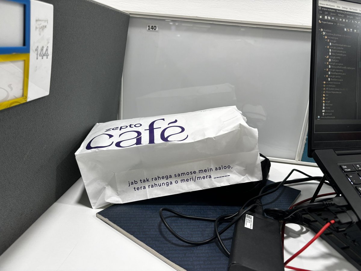 paras200213's tweet photo. Office Aesthetics. https://t.co/x5cEmavgub