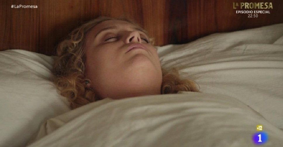 Tras la muerte de Jana, protagonista de #LaPromesa...
¿Vas a seguir viendo la serie?

RT: SI, quiero ver quien es el/la asesino/a
MG: NO, ¡¡se han cargado la serie!!