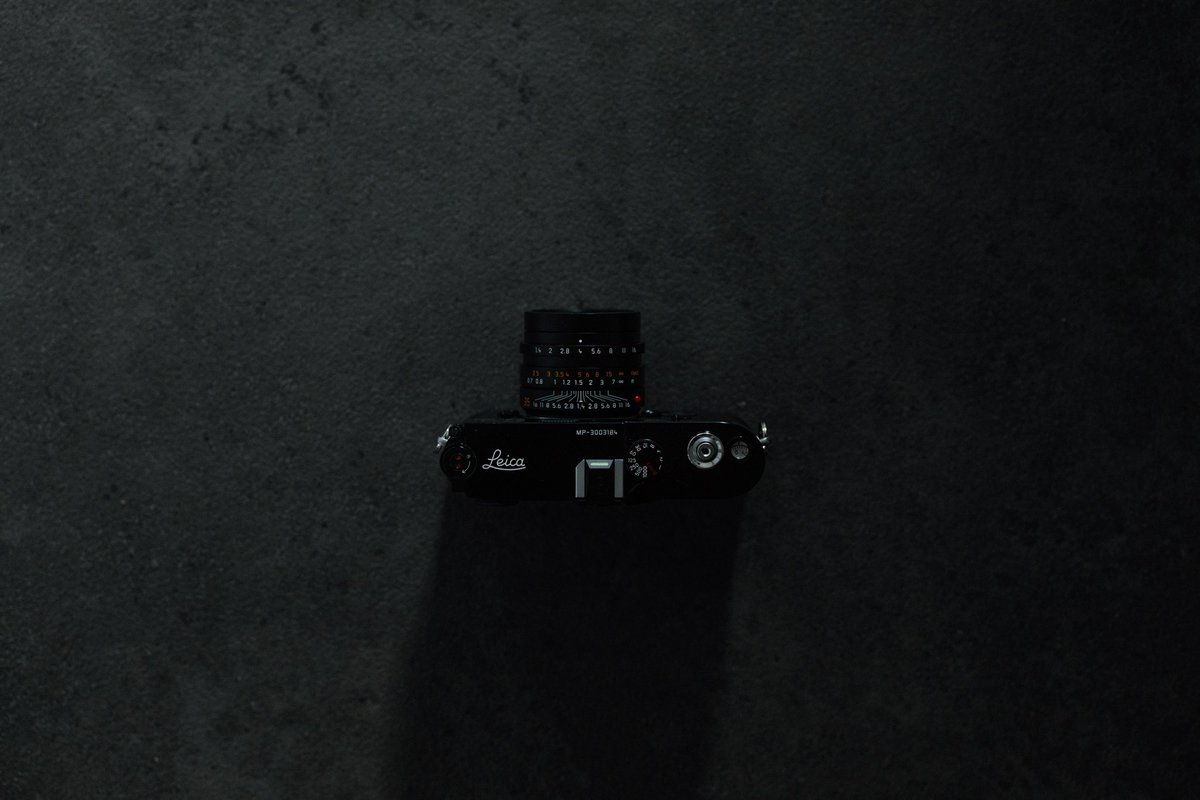 enzo_hamma's tweet photo. got these new dark gray/charcoal tiles in my kitchen so of course i had to take photos of my Leica on it and damn 😮‍💨 it looks so good https://t.co/htQ452fIbM