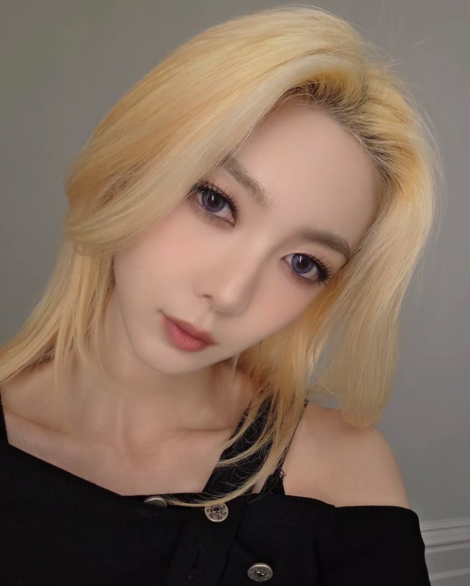 dami snaps (SLOW UPDATES) tweet media