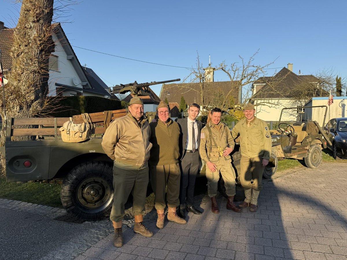 HilsRobin's tweet photo. Aux 80 ans de la Libération de la commune de #Scheibenhard. 🇫🇷

Souvenons-nous de ceux qui sont tombés pour qu’aujourd’hui nous soyons Français ! https://t.co/tRy5S2bKUr