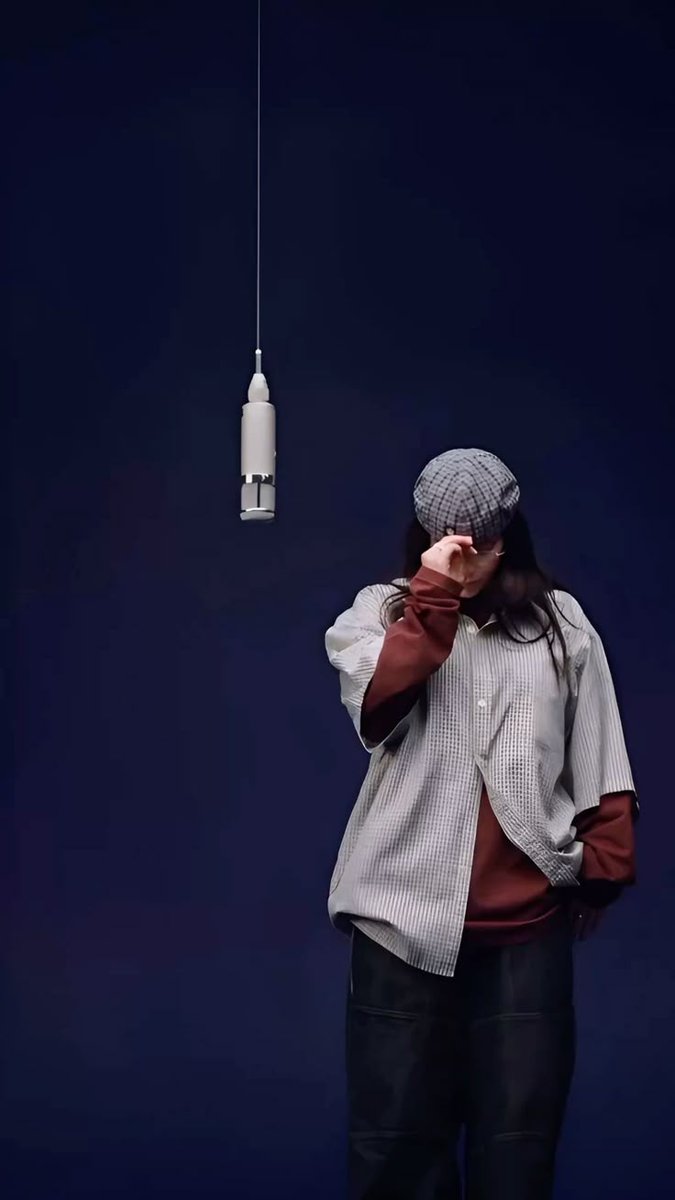 Billie Eilish's "WILDFLOWER" has now surpassed 1 billion streams on Spotify.