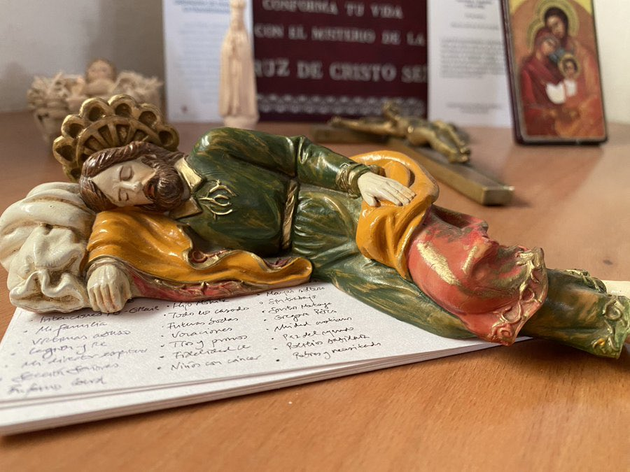 UniCatolicos_es's tweet photo. Que San José nos ayude a hacer realidad los sueños que Dios tiene para nosotros. https://t.co/9XbJBXSRb1