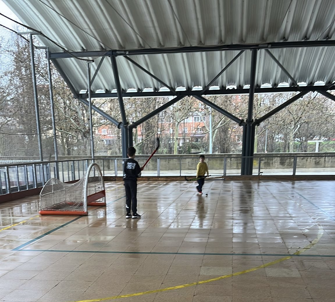 <a href="/cugatmedia/">Cugat Mèdia</a> <a href="/josepmvalles/">Josep Maria Vallès</a> <a href="/ajsantcugat/">Aj. Sant Cugat</a> <a href="/phcsantcugat/">Solideo Patí Hoquei Club Sant Cugat</a> <a href="/SantCugatCreix/">𝗦𝗮𝗻𝘁𝗖𝘂𝗴𝗮𝘁𝗖𝗿𝗲𝗶𝘅</a> <a href="/diba/">Diputació de Barcelona</a> <a href="/som_dhoquei/">Som d'Hoquei</a> <a href="/oscargr5/">Oscar González</a> La pista COBERTA també queda impracticable quan plou…. Per si voleu aprofitar l’oportunitat…
<a href="/cugatmedia/">Cugat Mèdia</a> <a href="/totsantcugat/">TOT Sant Cugat</a> <a href="/josepmvalles/">Josep Maria Vallès</a> <a href="/SantCugatCreix/">𝗦𝗮𝗻𝘁𝗖𝘂𝗴𝗮𝘁𝗖𝗿𝗲𝗶𝘅</a> <a href="/diba/">Diputació de Barcelona</a> <a href="/phcsantcugat/">Solideo Patí Hoquei Club Sant Cugat</a>