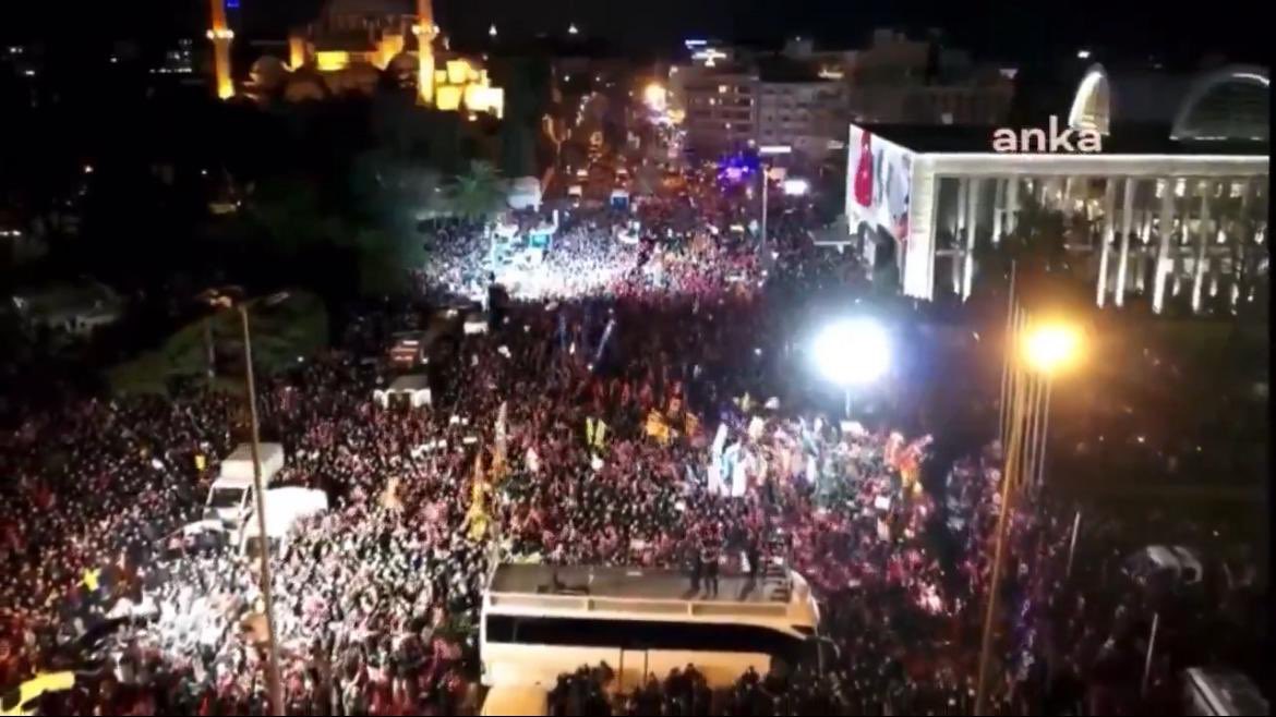 Kutadgu Bilig’de der ki: Ülkeyi korumak için güçlü bir ordu, güçlü bir ordu için zengin bir halk, zengin bir halk için ise adalet gerekir.

Hz. Ali de der ki: Devletin dini adalettir.

Cumhuriyet Halk Partisi, milletvekili grubumuzla, il başkanlarımızla, örgütümüzle, belediye