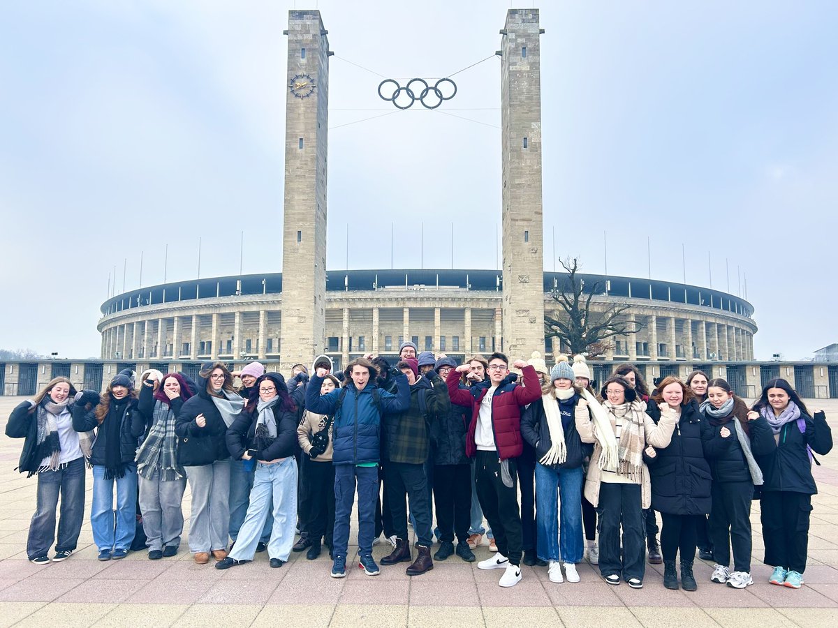 athenalearning_'s tweet photo. From the Brandenburg Gate to the Berlin Wall, our students at Pool Academy immersed themselves in history on an unforgettable trip! They toured the Reichstag, slid down the Samsung slide, & explored key landmarks. A truly enriching experience! #PoolAcademy #BerlinTrip https://t.co/ZaypNxnzmN