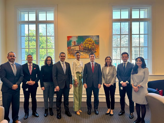 .<a href="/aatreppel/">Alison August Treppel</a>, Executive Secretary <a href="/OEA_CICTE/">CICTE</a>, and <a href="/CarlosAHoyosB/">Carlos Arturo Hoyos</a>, Deputy Minister <a href="/MICIPMA/">Ministerio de Comercio e Industrias de Panamá</a> 🇵🇦, met today at the headquarters of <a href="/OEA_Oficial/">OEA</a> to coordinate #Security actions and set Panama’s priorities in the area of #StrategicTrade.

This collaboration, supported financially by