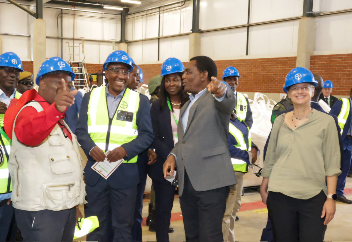 What a great day for 🇩🇪 🇿🇲 relations!
Today, we commissioned the 35 million USD seed plant of German company <a href="/Bayer/">Bayer AG</a>.
As a regional production hub, the plant will boost food security in the region as well as income, tax and forex generation in #Zambia. 
#GerZam
