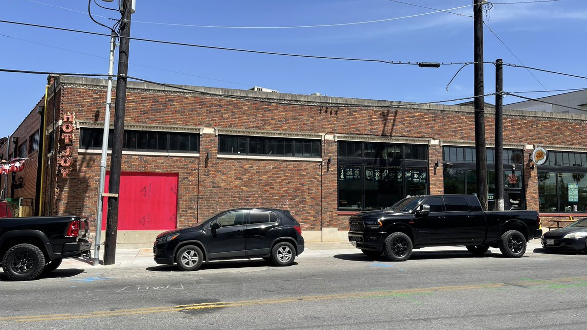 Two great food spots right here!