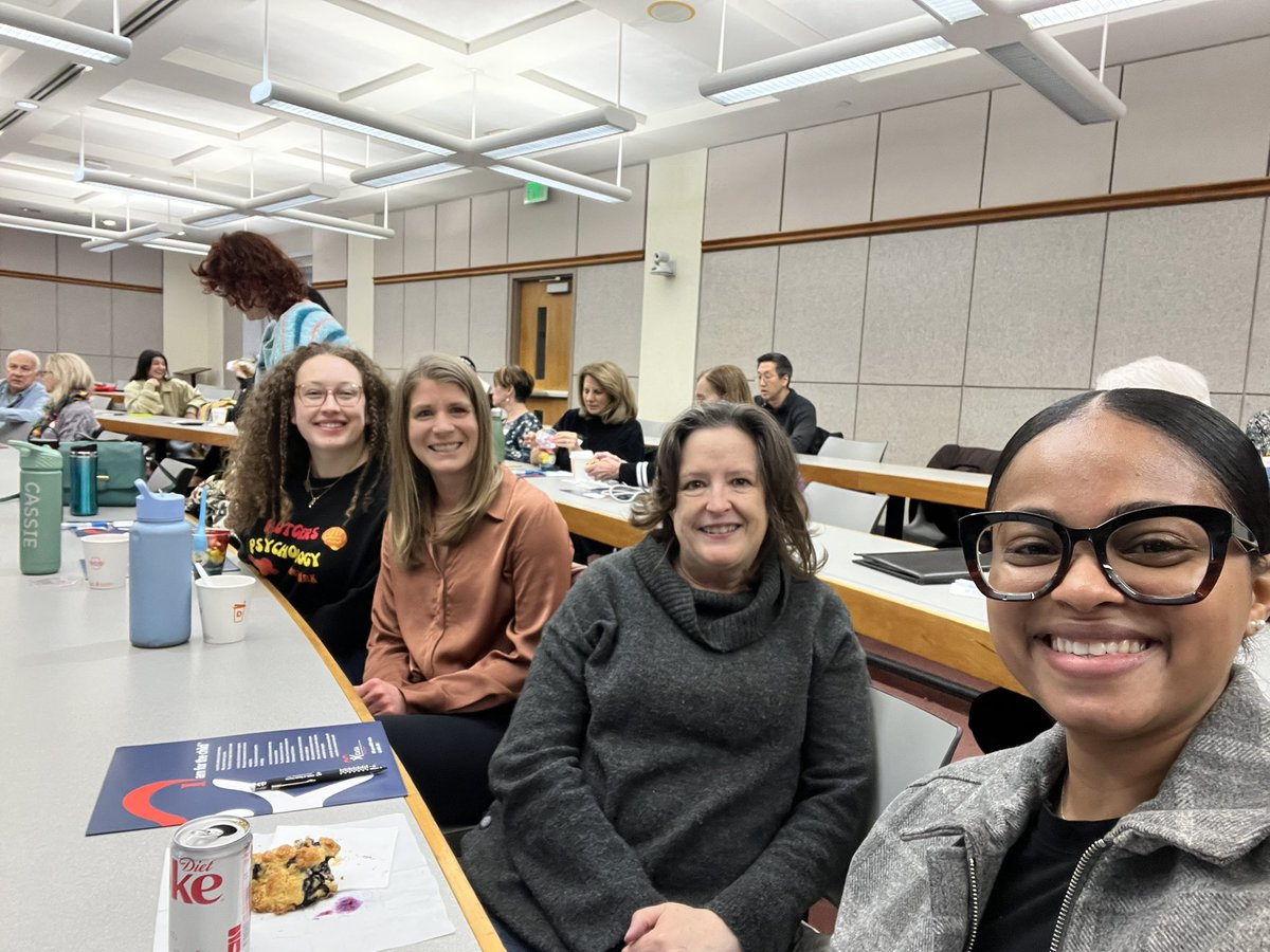 TheOfficeCARES's tweet image. Earlier this month we got to attend CASA’s “Getting it Done” conference. @span_lab_run PI,Dr. Smith, gave an interesting talk about how predictability and safety shape children’s experiences of adversity!!