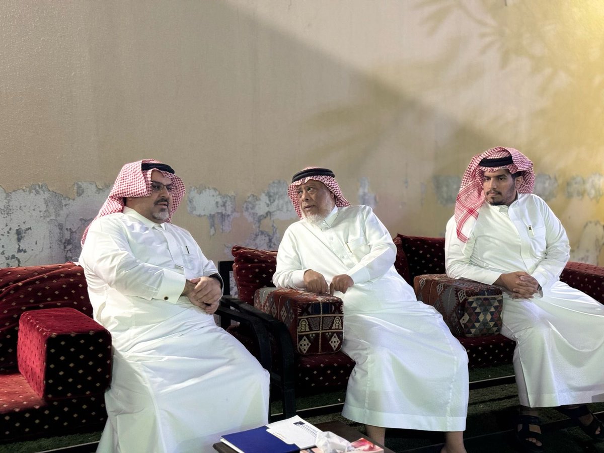 deafclub013's tweet photo. يُسعدنا ويشرّفنا في نادي الصم بالمنطقة الشرقية استقبال الدكتور بدر البصيص في زيارته الكريمة لنا، حيث نثمّن دعمه الكبير لشباب الصم واهتمامه بتطوير قدراتهم وتمكينهم في المجتمع. حضوركم دكتور بدر يُعزّز مسيرتنا ويُلهِم شبابنا لمزيد من العطاء والنجاح.
. https://t.co/PmnaEqqwCx
