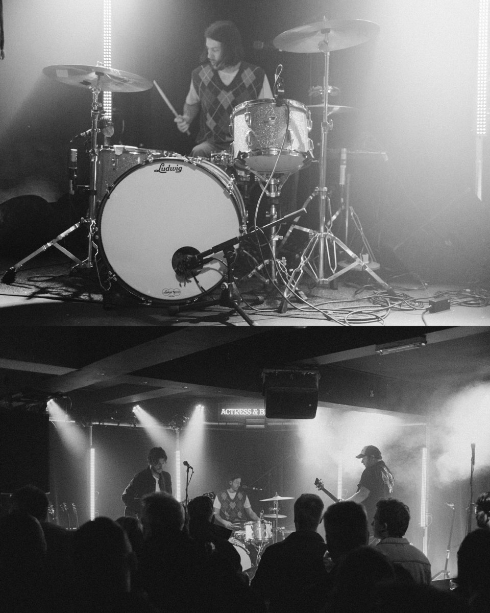 cutglasskings's tweet photo. Glasgow this Friday @McChuills_Bar 🏴󠁧󠁢󠁳󠁣󠁴󠁿 

The final stop on this run. Come and help us finish on a high! 

Tickets still available here: https://t.co/sT258A1KFJ https://t.co/UaHQaP3Q77