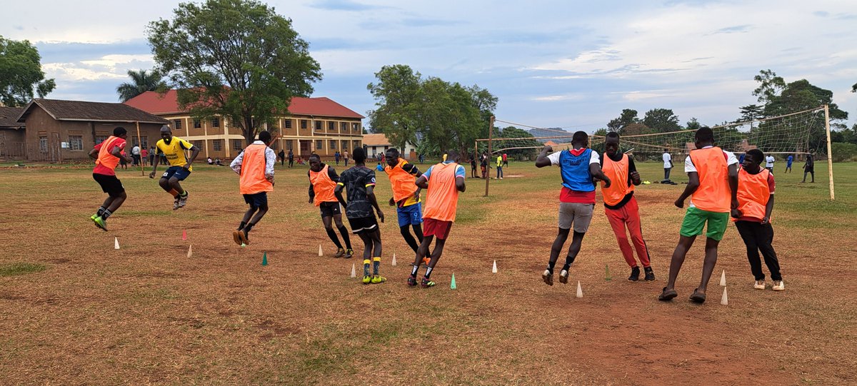 NileVIJ's tweet photo. Orange Colour has embraced a new chapter in preparation for defending its Inter-Colour Football Trophy on Friday.
https://t.co/hW6chQEYz6
#NVIUpdates
#Apply2NVINjeru
#InterColours
#Competitions2025 https://t.co/UAmjeUTau0