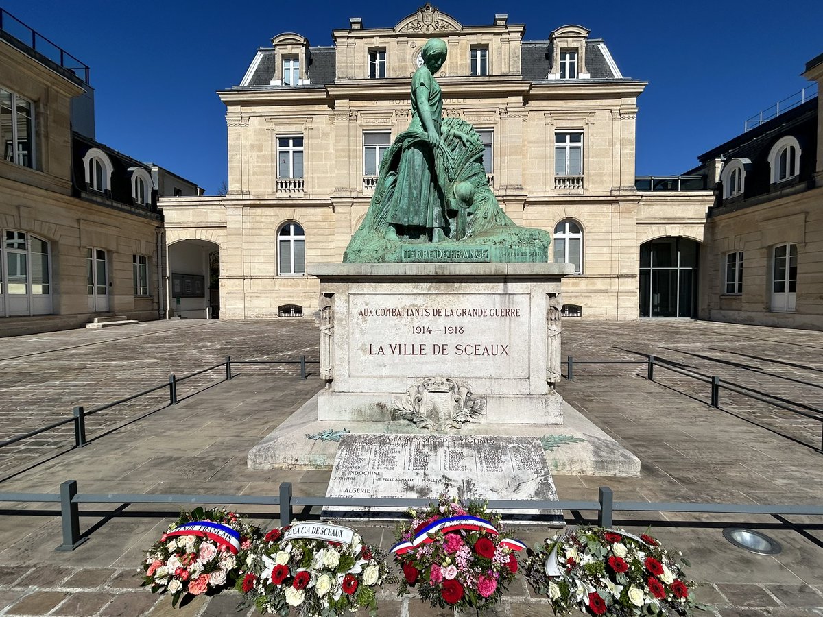 JCDessanges's tweet photo. Les Ă©lus de @SceauxEnsemble Ă©taient prĂ©sents ce matin aux cĂŽtĂ©s du maire de @villedesceaux et des anciens combattants pour honorer la mĂ©moire des victimes civiles et militaires de la guerre dâ#AlgĂ©rie ainsi que des combats en Tunisie et au Maroc.
#DevoirDeMémoire #FNACA https://t.co/UeEEaiSmuz