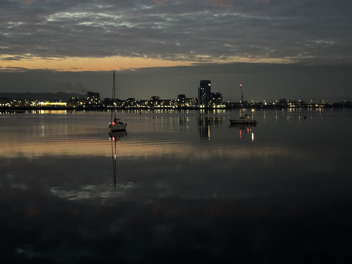 Sian_Parry's tweet image. Some urban tranquility #Caerdydd