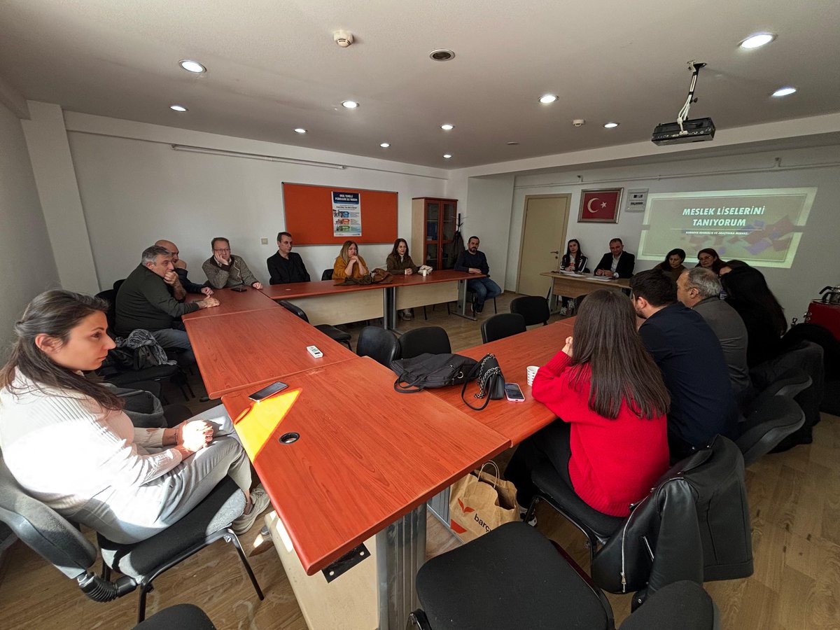 BornovaRam's tweet photo. 2023-2024 Eğitim-Öğretim Yılında başlayan bu yıl da devam eden"Meslek Liselerini Tanıyorum" projesi kapsamında, ortaokullarda görev psikolojik danışmanlar bölgemizdeki meslek liselerini yerinde deneyimlemişlerdir. Emeği geçen herkese teşekkür ederiz. https://t.co/bRWVCWncQL