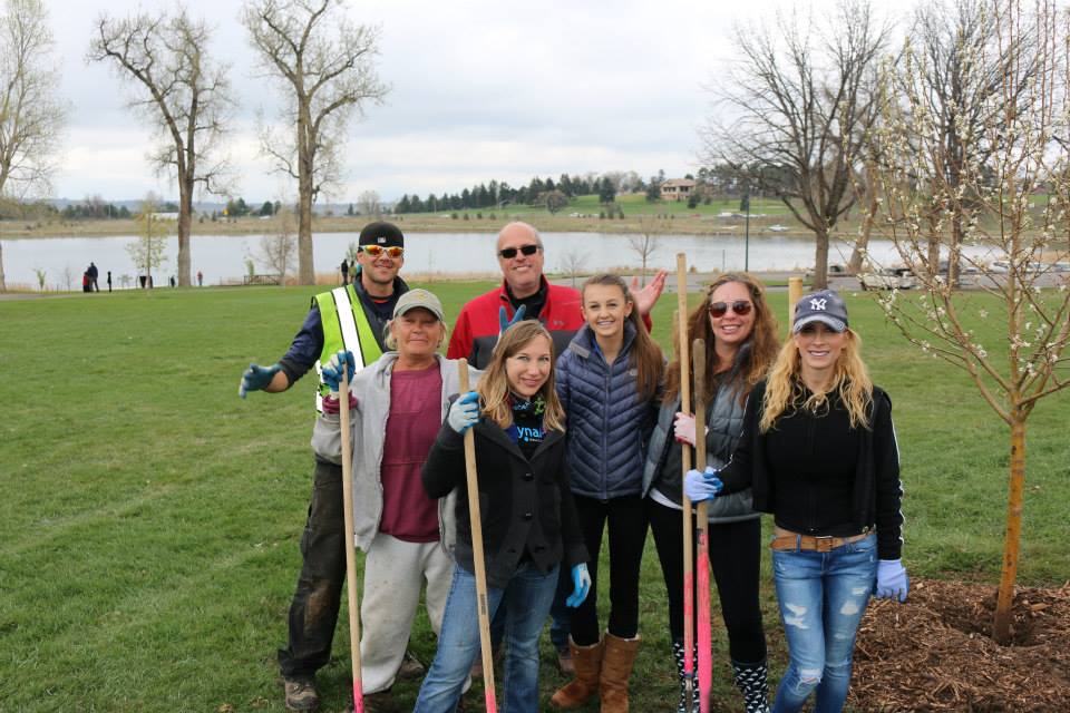 🌱 DPR April 2025 Volunteer Alert! 🌱

🌳 Arbor Day (4/19):
City Park tree planting
Hentzell Park maintenance

🌎 Earth Day (4/22):
West-Bar-Val-Wood cleanup
Village Place pollinator garden

Sign up: godenverparks.denvergov.org/Calendar
#DenverParks #Volunteer