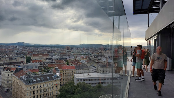 ReportageOnWay's tweet photo. https://t.co/YGW6FGA6nZ #europa #vienna #austria #reportageonway https://t.co/qlVBSEXPQC