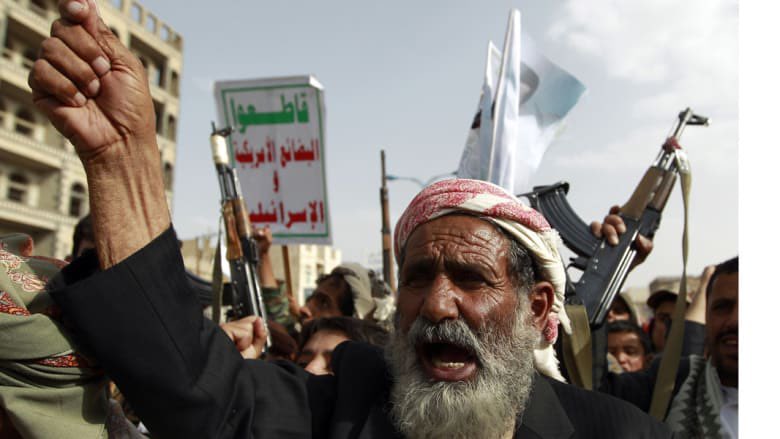 إلى متى الاستهتار بدم المسلم الذي يُريد العيش بسلام ؟أمريكا وإسرائيل تشن حروباً مروعة بحق البشرية ، #فلسطين وشعبها يُبادون ، واليمن وشعبها يُبادون والشعوب العربية تُقتل يوميًا، وملوك الخليج متمسكون بيد الاستكبار. نحنُ كشعوب علينا مقاطعة منتجاتهم، وأن نتظاهر ضد #أمريكا و #إسرائيل