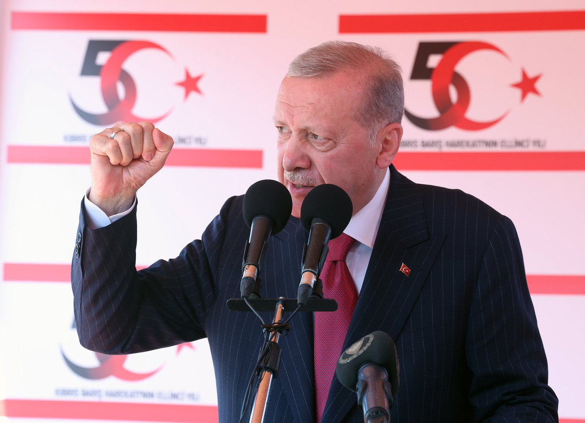 mhhaksever's tweet photo. Zırvalarla zirveler yıkılmaz. https://t.co/MC45J6YsRR