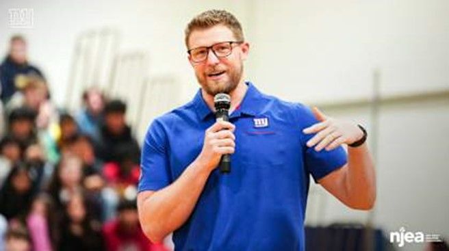 Neil Cornrich (@neilcornrich) on Twitter photo Casey Kreiter presents NJEA Educator of the Year Award to Manchester Township Middle School's Michael Balog | neilcornrich.com/2025/03/casey-… <a href="/caseykreiter/">Casey Kreiter</a> #NCSportsLLC #CaseyKreiter #NewYorkGiants #Iowa #Givingback #NewJerseyEducationAssociation Casey Kreiter presents NJEA Educator of the Year Award to Manchester Township Middle School's Michael Balog | neilcornrich.com/2025/03/casey-… <a href="/caseykreiter/">Casey Kreiter</a> #NCSportsLLC #CaseyKreiter #NewYorkGiants #Iowa #Givingback #NewJerseyEducationAssociation