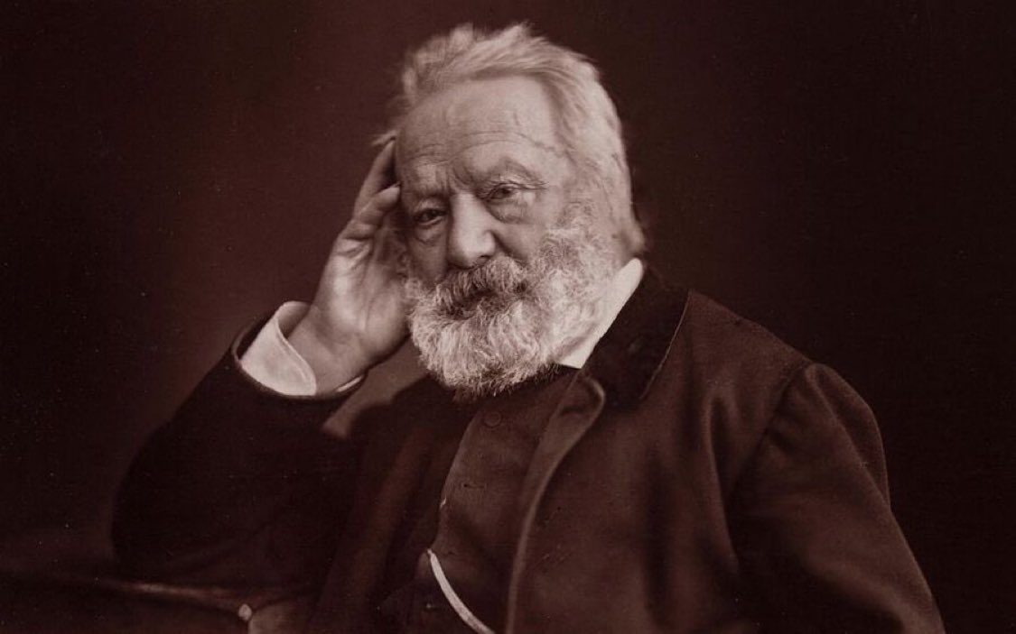 « L'homme fort dit : je suis. Et il a raison. Il est. L'homme médiocre dit également : je suis. Et lui aussi a raison. Il suit. »
Victor Hugo