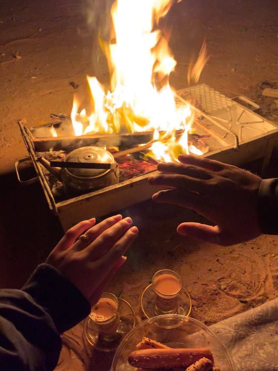 وأنتِ يَا بَهجةَ الدُّنيَا وزينَتِها ، كالزَّهر ، كالعِطر ، مَن يلقَاكَ يهُواك 💓🌷.