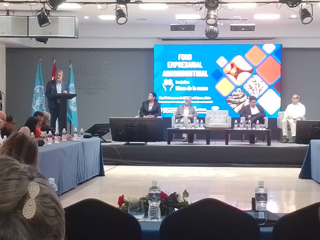 📍Participa nuestro Centro de Estudios en el Foro Empresarial Agroindustrial por invitación del <a href="/MinagCuba/">Ministerio de la Agricultura de Cuba</a> <a href="/MINCEX_CUBA/">MINCEX🇨🇺</a>  y <a href="/FAOCuba/">FAO Cuba</a> . 
Presentes empresarios cubanos y extranjeros.