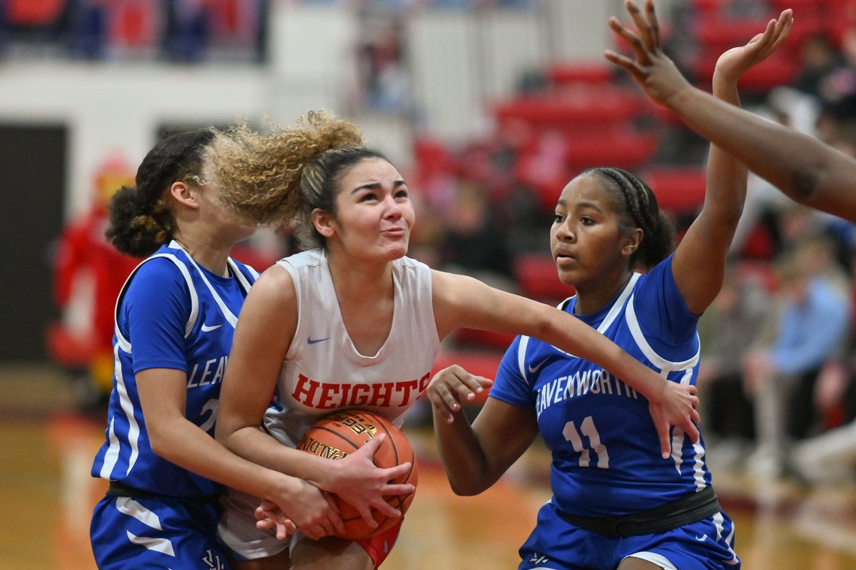 Rick Peterson (@peterson_rick) on Twitter photo Three-time player of the year <a href="/AnnaBecker06/">Anna Becker</a> leads city All-UKC girls basketball contingent. <a href="/GraggMaddie/">Maddie Gragg</a>, <a href="/KkEmmot/">kk emmot</a> first-team picks, <a href="/ladyvike_bball/">Seaman Lady Vikings Bball</a>'s Matt Tinsley coach of the year. ...
topsports.news/city-trio-earn… Three-time player of the year <a href="/AnnaBecker06/">Anna Becker</a> leads city All-UKC girls basketball contingent. <a href="/GraggMaddie/">Maddie Gragg</a>, <a href="/KkEmmot/">kk emmot</a> first-team picks, <a href="/ladyvike_bball/">Seaman Lady Vikings Bball</a>'s Matt Tinsley coach of the year. ...
topsports.news/city-trio-earn…