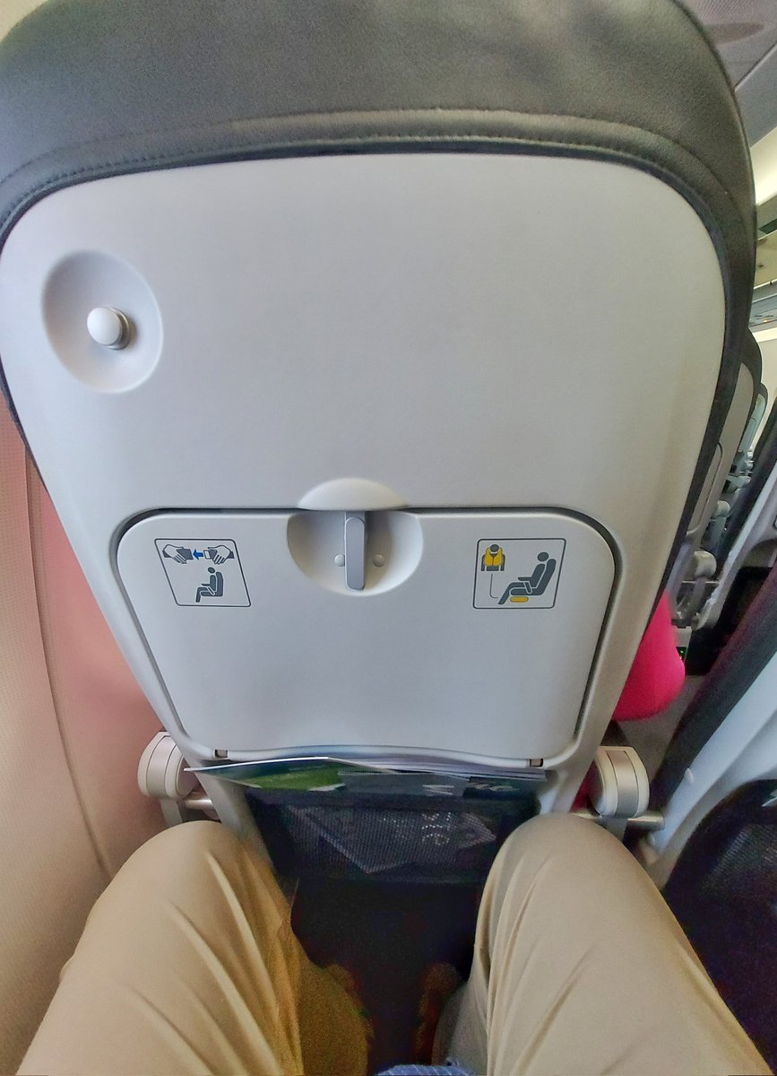 Michaelkelly707's tweet photo. This evening I have flown from @HeathrowAirport to #DublinAirport on @AerLingus flight #EI173 , a 2022 Airbus A320neo #EINSB . The term #ChalkandCheese comes to mind compared with my outbound A320neo experience
This was cramped with a different interior. Also no recline
#PaxEx https://t.co/3qMXpsGvhP