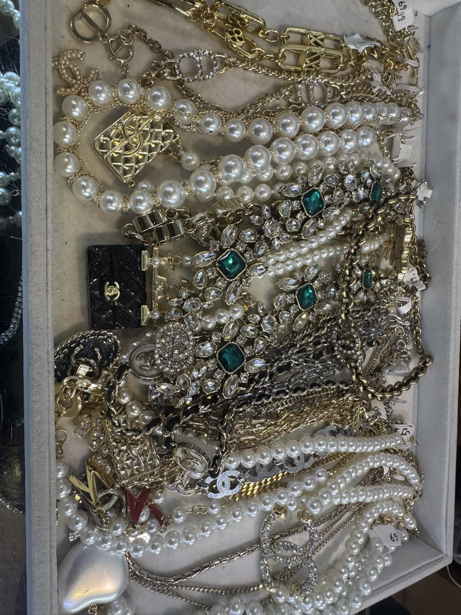 Hollywood Larry tweet media