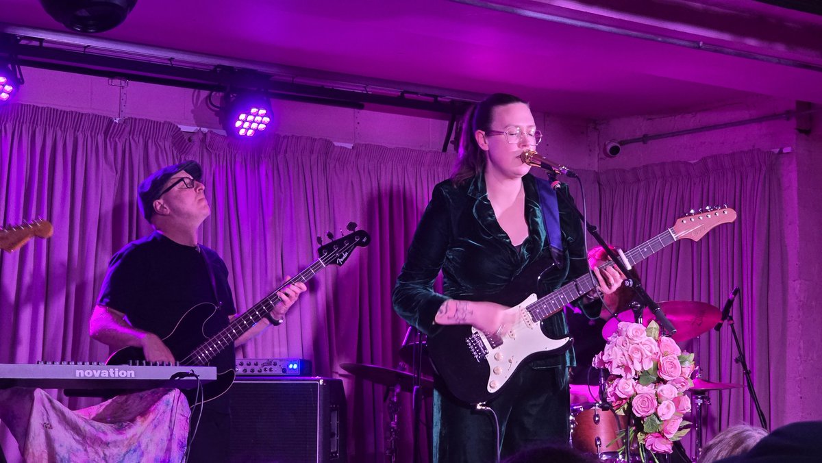 Another fine recommendation from <a href="/rickyaross/">Ricky Ross</a> 👌 great night of live music from <a href="/HelloNadiaReid/">Nadia Reid</a>