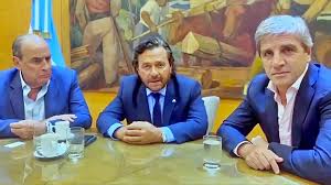 diegosubirada's tweet photo. Quedó expuesto, una vez más, el total alineamiento de Sáenz con Milei y la peligrosa tendencia del poder a concentrarse. Pese a que ya lo dejaron solo con promesas, vuelve a confiar #Concetracióndepoder #Concentracióntotaldepoder https://t.co/fJZXuxtHMZ