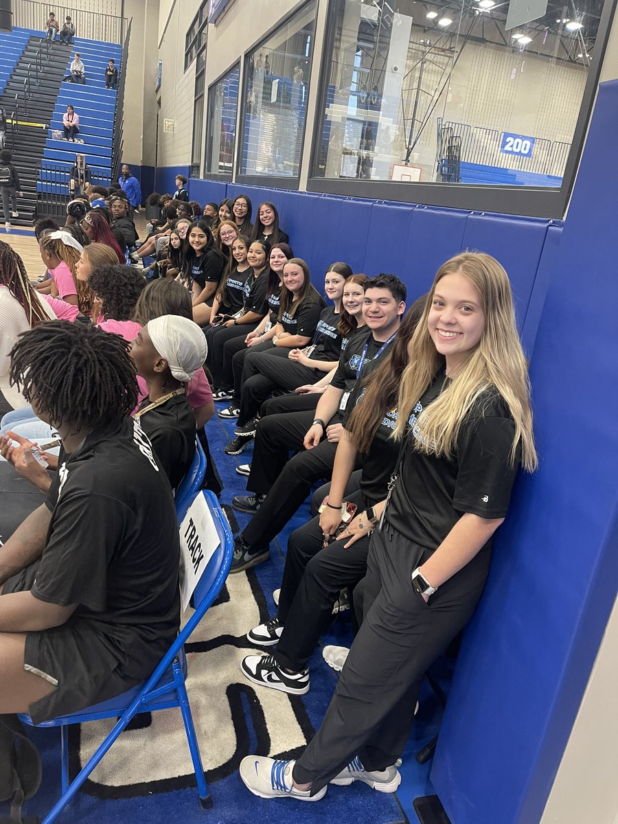 BrewerSportsMed's tweet photo. As we celebrate #NATM @BrewerSportsMed would like to thank our students who make our program great! These young men and women are so crucial to our success and we thank you for your hard work and dedication! #GRIT https://t.co/9sbViLplK4
