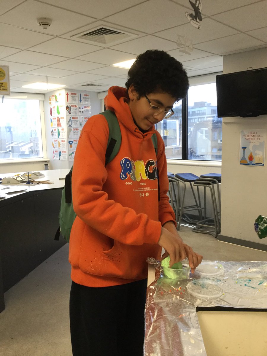 WappingHigh (@wappinghigh) on Twitter photo Science Fair 2025! #aspire #ScienceWeekUK Science Fair 2025! #aspire #ScienceWeekUK