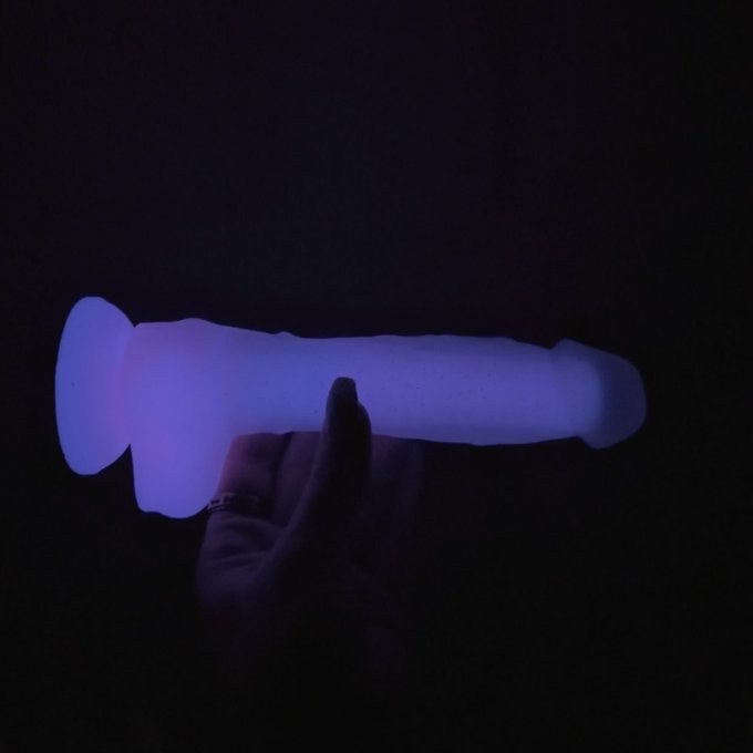 Watch Katt's leaked NSFW photo on TwXstars