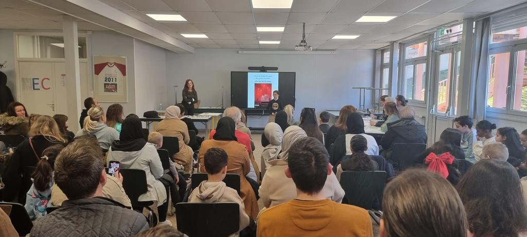 Cité éducative de Behren-lès-Forbach (@cite_educbehren) on Twitter photo Concours de poésie inter-degrés " les voix de la poésie" dans le cadre du printemps des poètes
<a href="/KratzMagali/">Magali Kratz</a>
<a href="/CelinePlontz_M/">Céline Plontz-Margherita</a> <a href="/LudovicReiss/">Reiss Ludovic</a> <a href="/FredGuyot3007/">Fred Guyot</a>. Bravo aux élèves de cycle 3 Concours de poésie inter-degrés " les voix de la poésie" dans le cadre du printemps des poètes
<a href="/KratzMagali/">Magali Kratz</a>
<a href="/CelinePlontz_M/">Céline Plontz-Margherita</a> <a href="/LudovicReiss/">Reiss Ludovic</a> <a href="/FredGuyot3007/">Fred Guyot</a>. Bravo aux élèves de cycle 3
