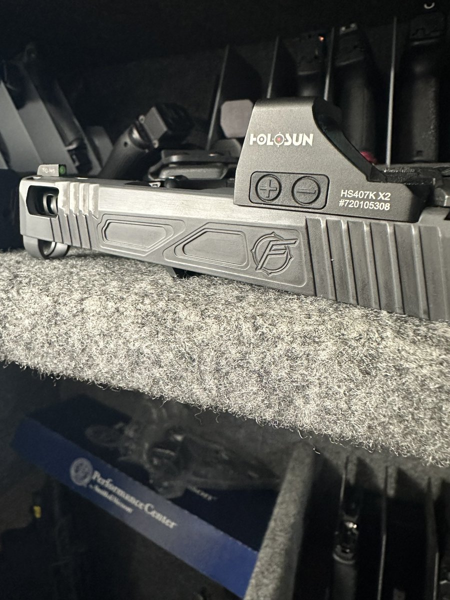 Floyds Custom Shop tweet media