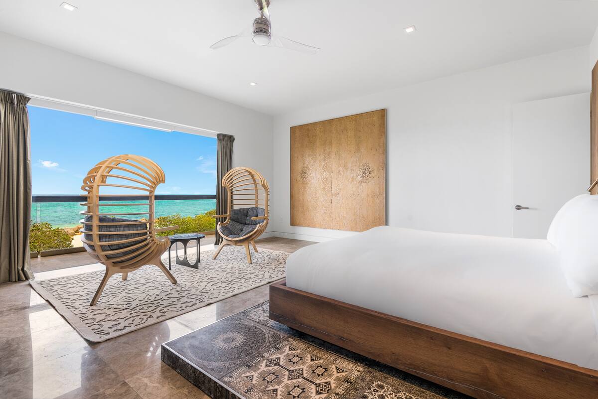 VILLA DOMA: The Ultimate Beachfront Escape in Turks &amp; Caicos - mailchi.mp/tcibrokers/vil…